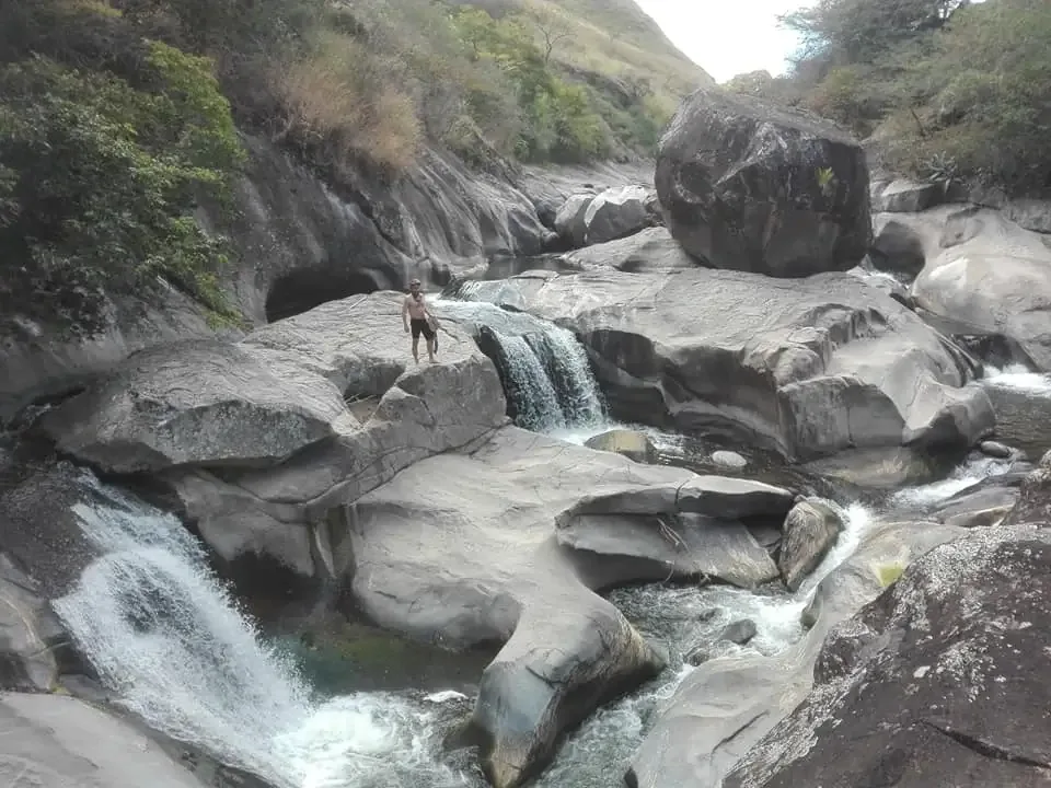 Pailas Rotas, Gonzanamá